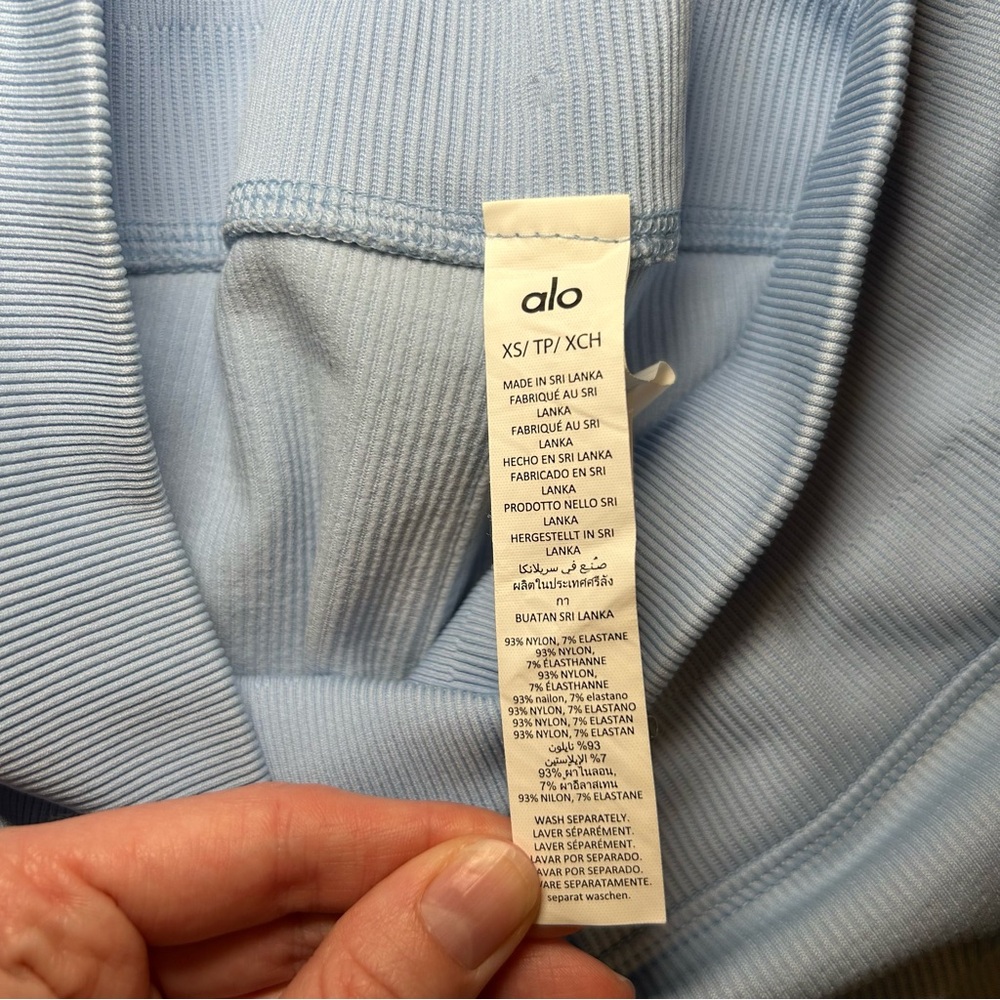 Alo Yoga Seamless Ribbed Favorite Short Light Blue Size Extra Small - Picture 9 of 13